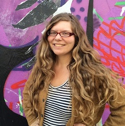 headshot of erin vaughan blogger