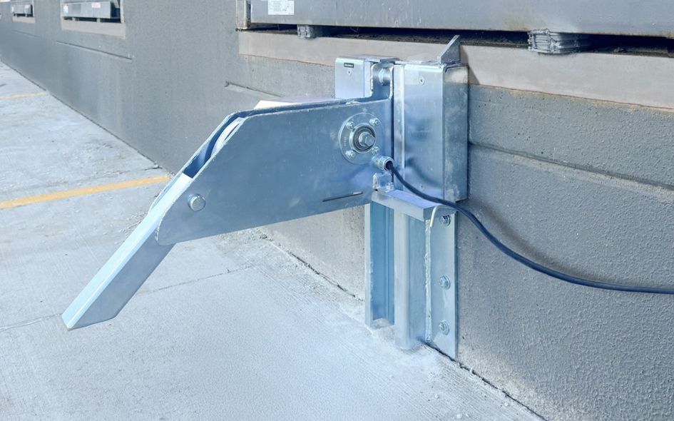 vehicle power restraint dock